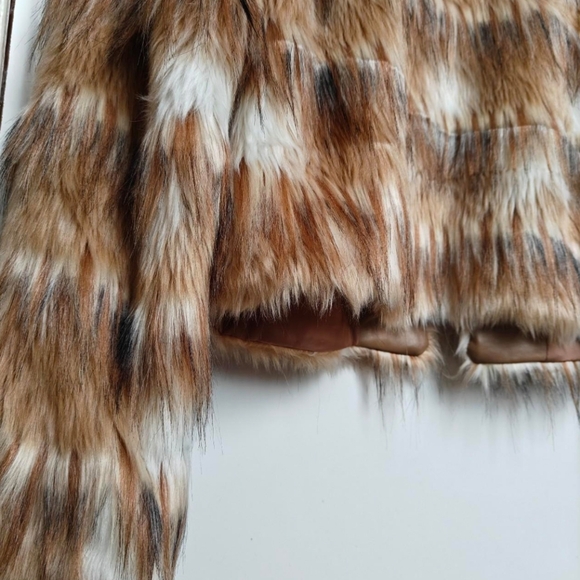Faux Fur Jacket - Picture 7 of 8